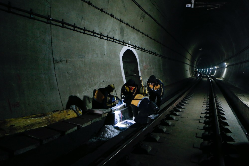 桦川铁路运营隧道病害现状